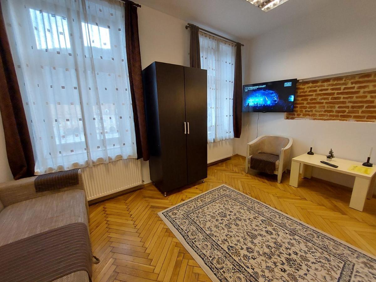 Main Square Apartments & More Brasov Luaran gambar