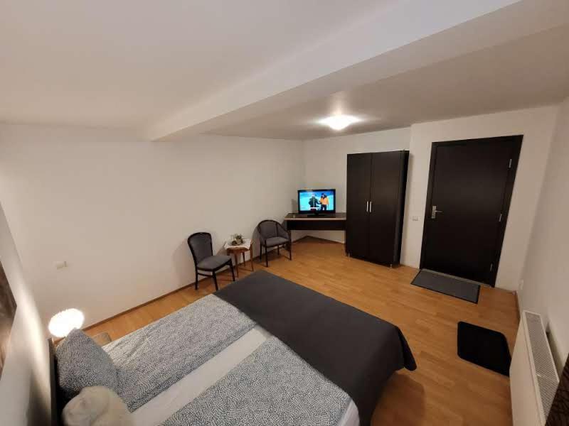 Main Square Apartments & More Brasov Luaran gambar