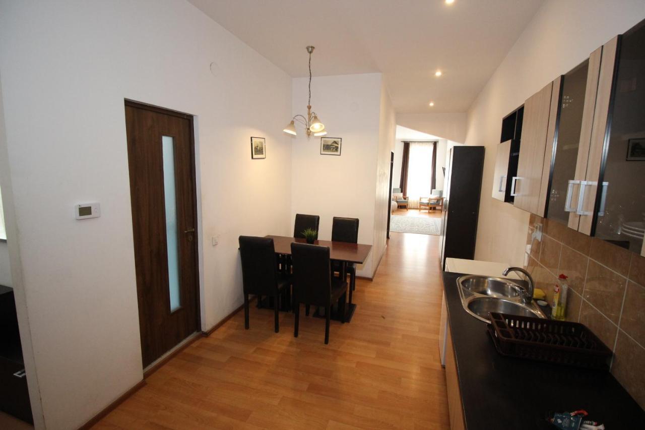 Main Square Apartments & More Brasov Luaran gambar